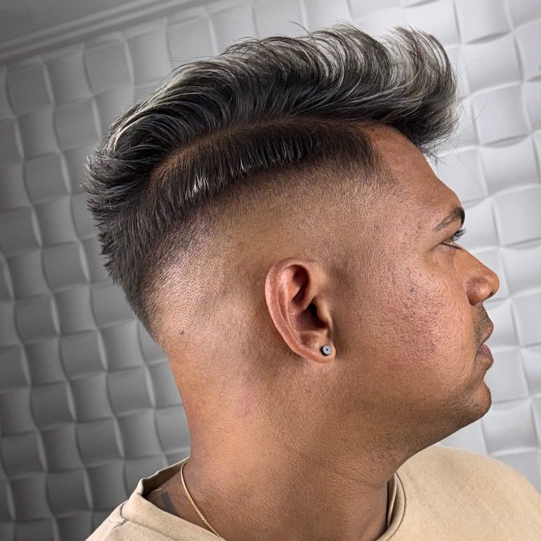 Degradê alto com topo texturizado e linha de contorno marcada